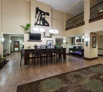Hampton Inn Odessa Lobby