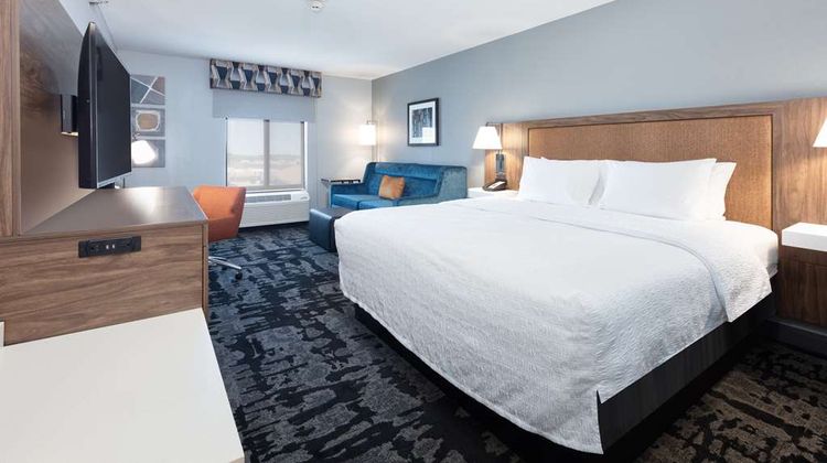 Hampton Inn Norfolk Room