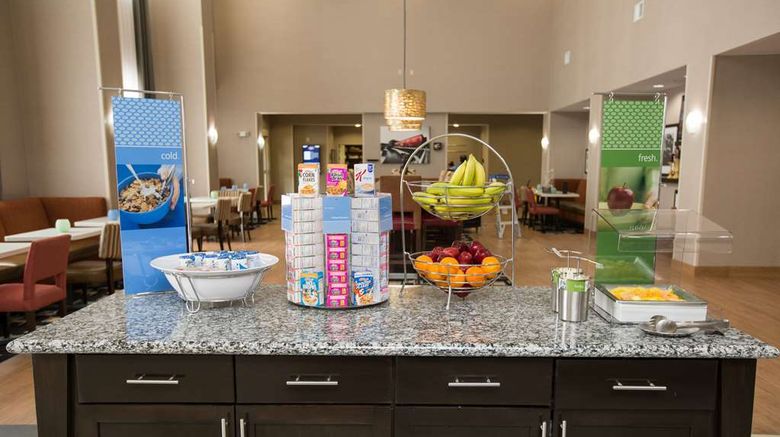 <b>Hampton Inn & Suites, OKC/Airport Restaurant</b>. Images powered by <a href="https://iceportal.shijigroup.com/" title="IcePortal" target="_blank">IcePortal</a>.