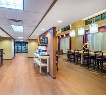 Hampton Inn & Suites by Hilton OKC South Lobby