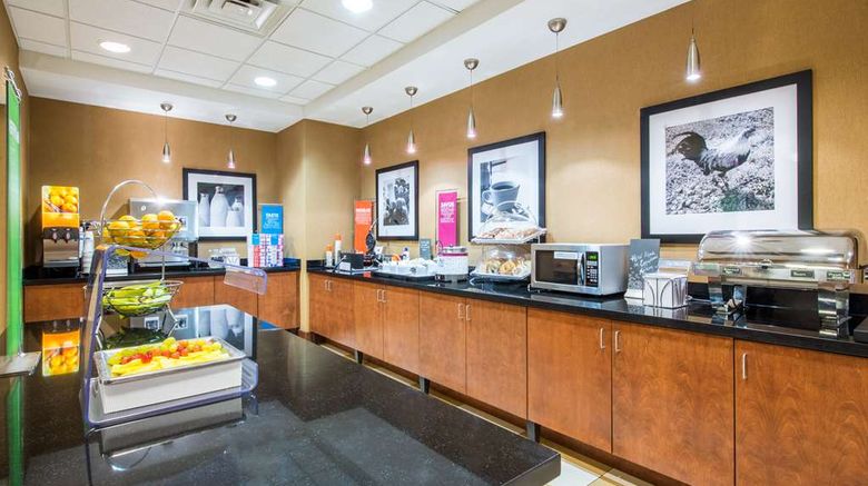 <b>Hampton Inn & Suites by Hilton OKC South Restaurant</b>. Images powered by <a href="https://iceportal.shijigroup.com/" title="IcePortal" target="_blank">IcePortal</a>.