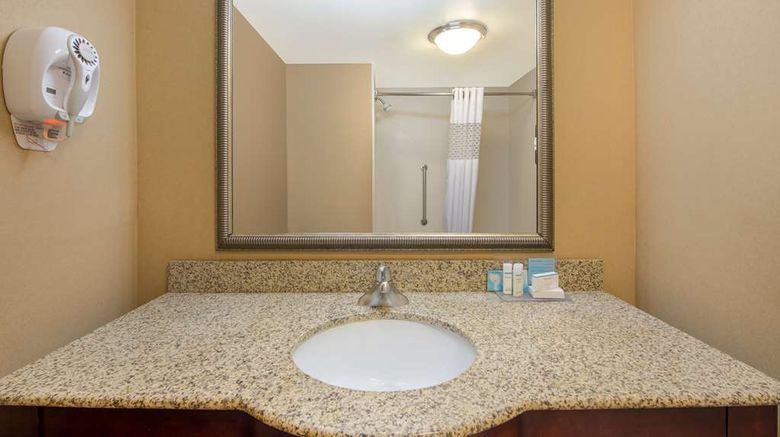 <b>Hampton Inn & Suites by Hilton OKC South Room</b>. Images powered by <a href="https://iceportal.shijigroup.com/" title="IcePortal" target="_blank">IcePortal</a>.
