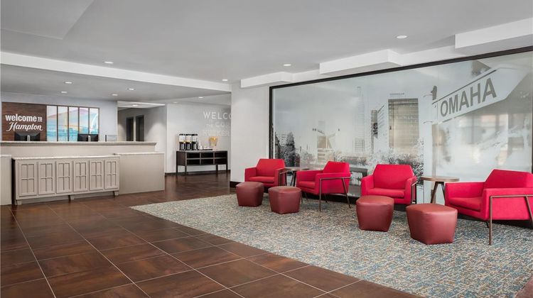 Hampton Inn & Suites Omaha Downtown Lobby