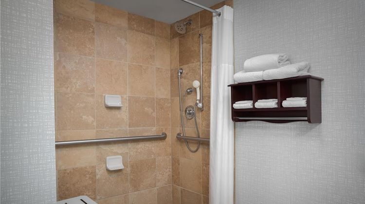 Hampton Inn & Suites Omaha Downtown Room