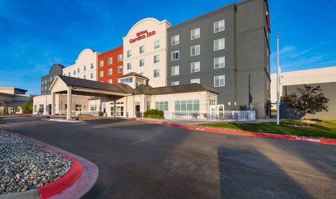 Hilton Garden Inn - Omaha East Exterior