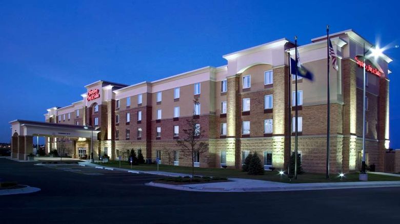<b>Hampton Inn & Suites - La Vista Exterior</b>. Images powered by <a href="https://iceportal.shijigroup.com/" title="IcePortal" target="_blank">IcePortal</a>.