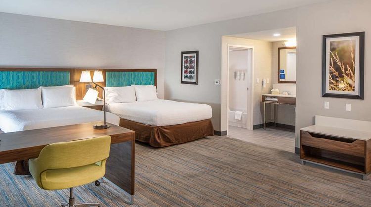 Hampton Inn & Suites - La Vista Room