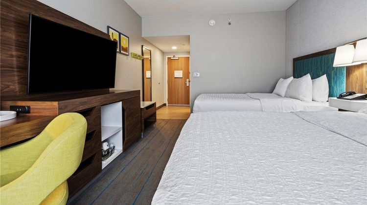Hampton Inn & Suites - La Vista Room