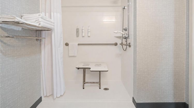Hampton Inn & Suites - La Vista Room