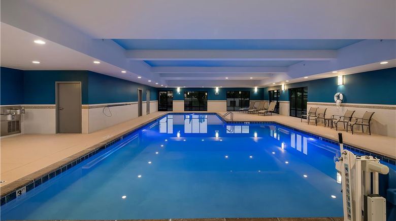 <b>Hampton Inn Omaha/West Dodge Road Pool</b>. Images powered by <a href="https://iceportal.shijigroup.com/" title="IcePortal" target="_blank">IcePortal</a>.