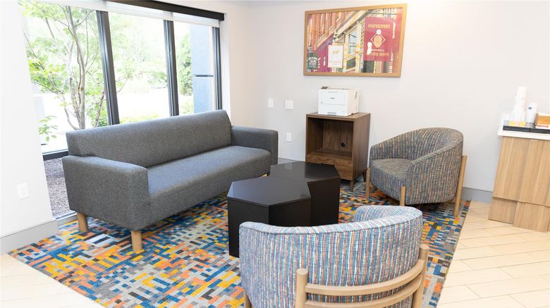 <b>Hampton Inn Oneonta Lobby</b>. Images powered by <a href="https://iceportal.shijigroup.com/" title="IcePortal" target="_blank">IcePortal</a>.