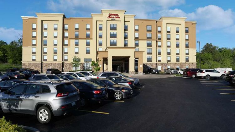 Hampton Inn & Suites Barrie Exterior