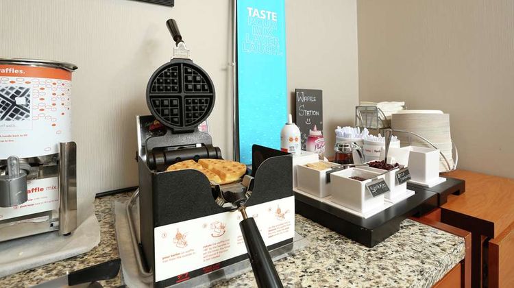 Hampton Inn & Suites Barrie Restaurant