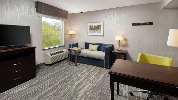 Hampton Inn & Suites Barrie Room