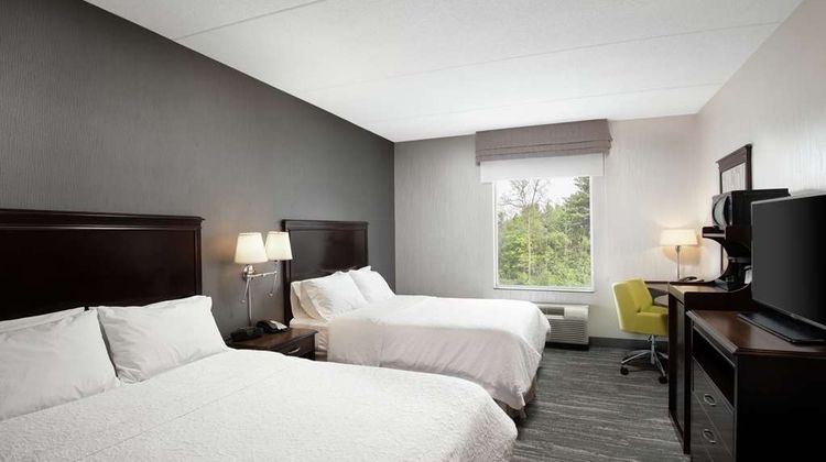 Hampton Inn & Suites Barrie Room