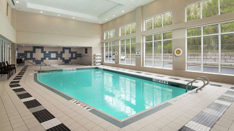 Hampton Inn & Suites Barrie Pool