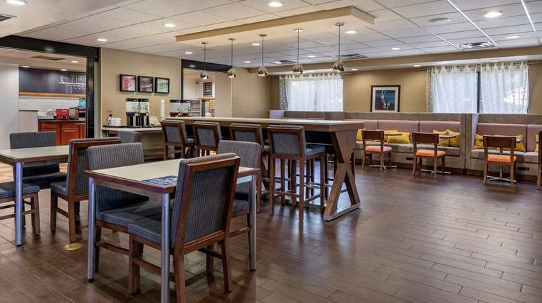<b>Hampton Inn Norco Corona Restaurant</b>. Images powered by <a href="https://iceportal.shijigroup.com/" title="IcePortal" target="_blank">IcePortal</a>.