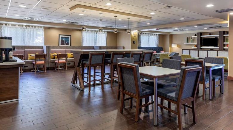 <b>Hampton Inn Norco Corona Lobby</b>. Images powered by <a href="https://iceportal.shijigroup.com/" title="IcePortal" target="_blank">IcePortal</a>.