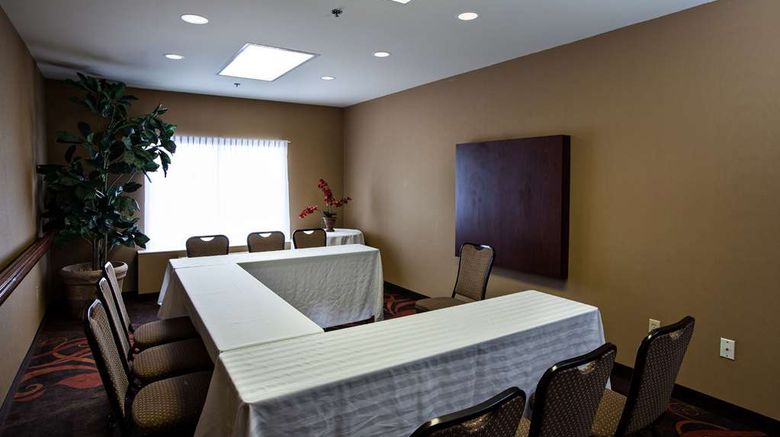 <b>Hampton Inn by Hilton Napanee Ontario Meeting</b>. Images powered by <a href="https://iceportal.shijigroup.com/" title="IcePortal" target="_blank">IcePortal</a>.