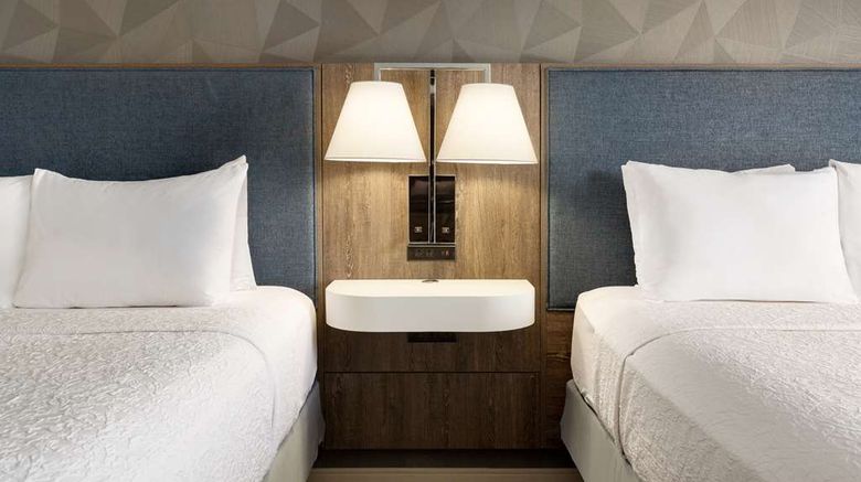 <b>Hampton Inn by Hilton Napanee Ontario Room</b>. Images powered by <a href="https://iceportal.shijigroup.com/" title="IcePortal" target="_blank">IcePortal</a>.