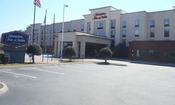 Hampton Inn & Suites Norfolk-Airport