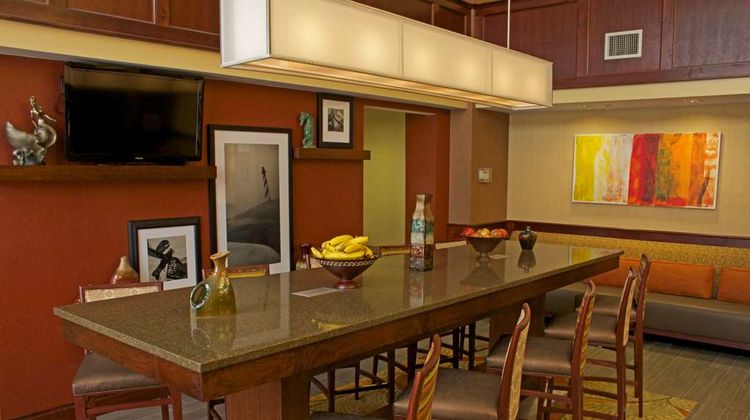 Hampton Inn & Suites Norfolk-Airport Restaurant