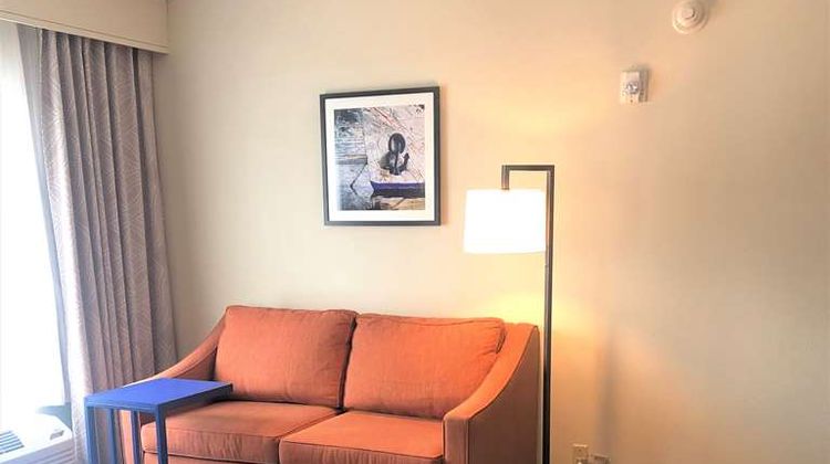 Hampton Inn & Suites Norfolk-Airport Room