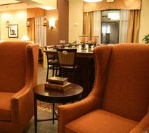 Hampton Inn & Suites Battlefield Blvd Lobby