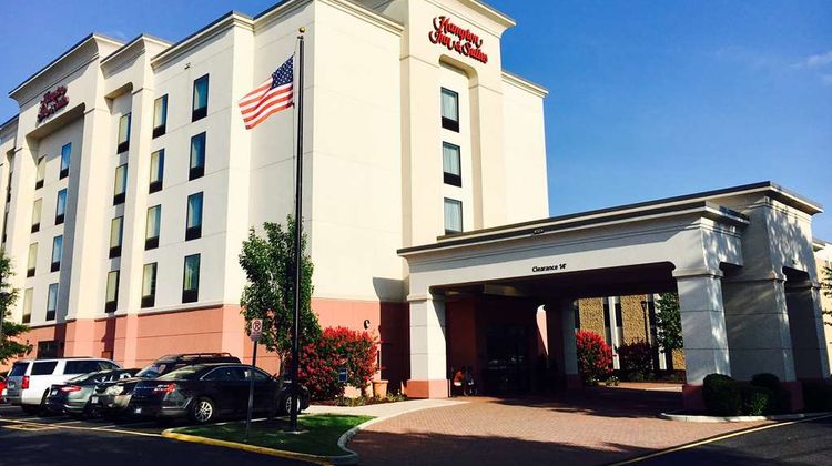Hampton Inn & Suites Battlefield Blvd Exterior