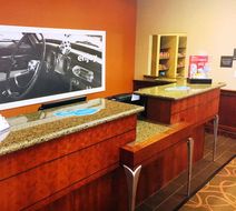 Hampton Inn & Suites Battlefield Blvd Lobby