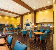 Hampton Inn & Suites Chesapeake Lobby