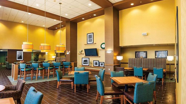 Hampton Inn & Suites Chesapeake Lobby