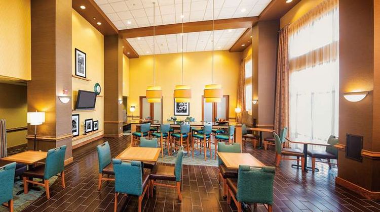 Hampton Inn & Suites Chesapeake Lobby
