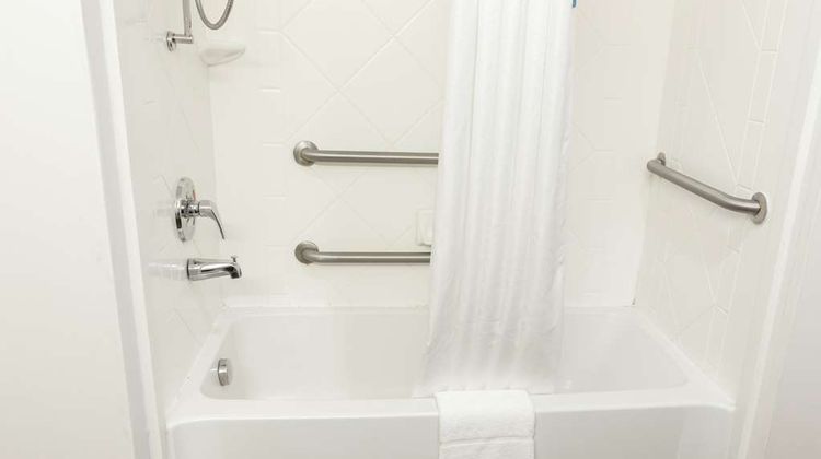 Hampton Inn & Suites Chesapeake Room