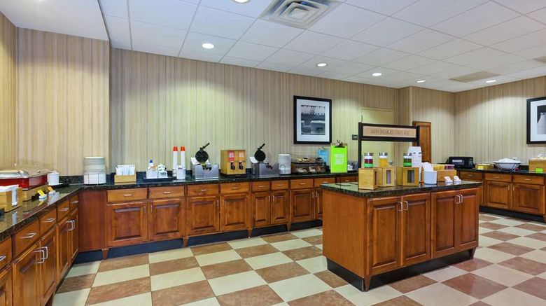 <b>Hampton Inn & Suites Exmore Restaurant</b>. Images powered by <a href="https://iceportal.shijigroup.com/" title="IcePortal" target="_blank">IcePortal</a>.