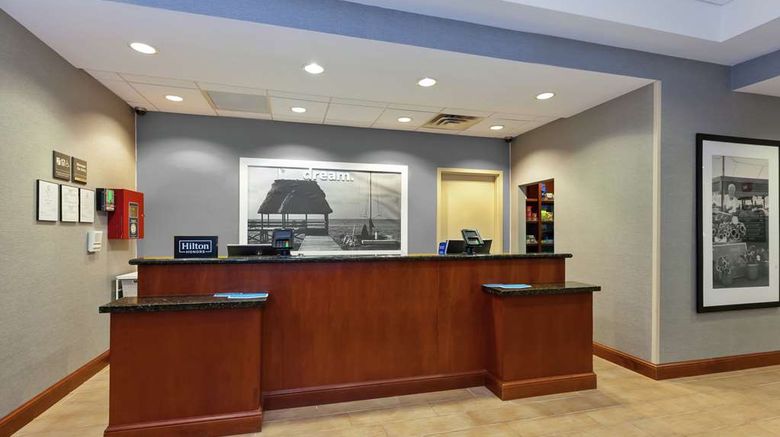 <b>Hampton Inn & Suites Exmore Lobby</b>. Images powered by <a href="https://iceportal.shijigroup.com/" title="IcePortal" target="_blank">IcePortal</a>.