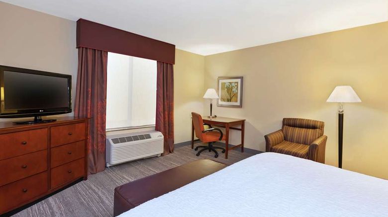 <b>Hampton Inn & Suites Exmore Room</b>. Images powered by <a href="https://iceportal.shijigroup.com/" title="IcePortal" target="_blank">IcePortal</a>.