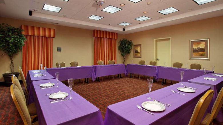 <b>Hampton Inn & Suites Exmore Meeting</b>. Images powered by <a href="https://iceportal.shijigroup.com/" title="IcePortal" target="_blank">IcePortal</a>.