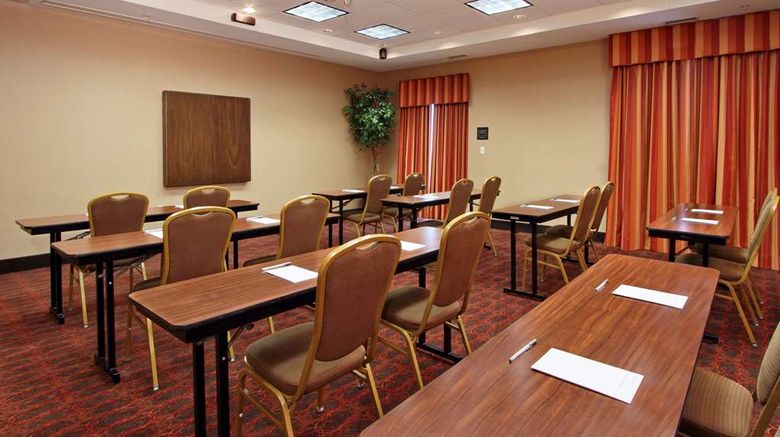 <b>Hampton Inn & Suites Exmore Meeting</b>. Images powered by <a href="https://iceportal.shijigroup.com/" title="IcePortal" target="_blank">IcePortal</a>.