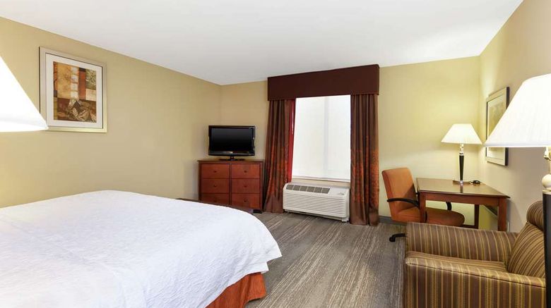 <b>Hampton Inn & Suites Exmore Room</b>. Images powered by <a href="https://iceportal.shijigroup.com/" title="IcePortal" target="_blank">IcePortal</a>.