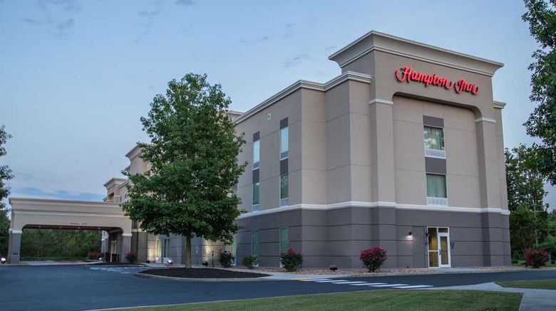 <b>Hampton Inn Gloucester Exterior</b>. Images powered by <a href="https://iceportal.shijigroup.com/" title="IcePortal" target="_blank">IcePortal</a>.
