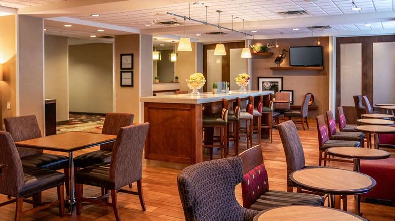 <b>Hampton Inn Gloucester Restaurant</b>. Images powered by <a href="https://iceportal.shijigroup.com/" title="IcePortal" target="_blank">IcePortal</a>.