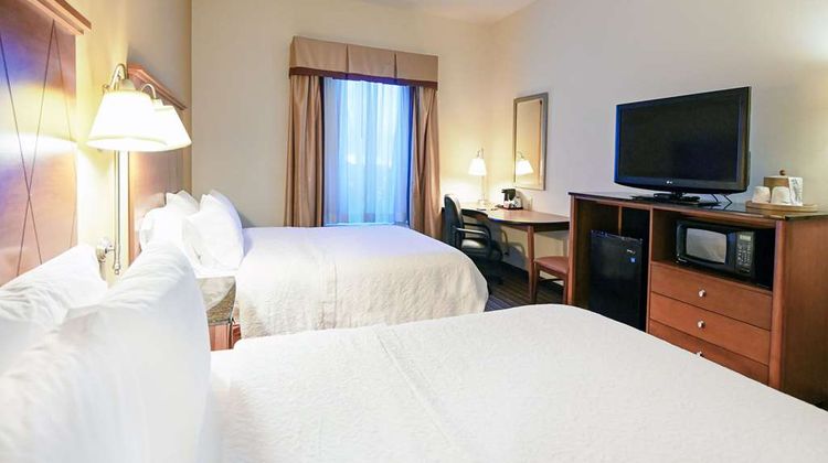 Hampton Inn Hampton-Newport News Room