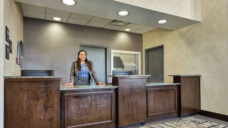 <b>Hampton Inn Norfolk-Naval Base Lobby</b>. Images powered by <a href="https://iceportal.shijigroup.com/" title="IcePortal" target="_blank">IcePortal</a>.