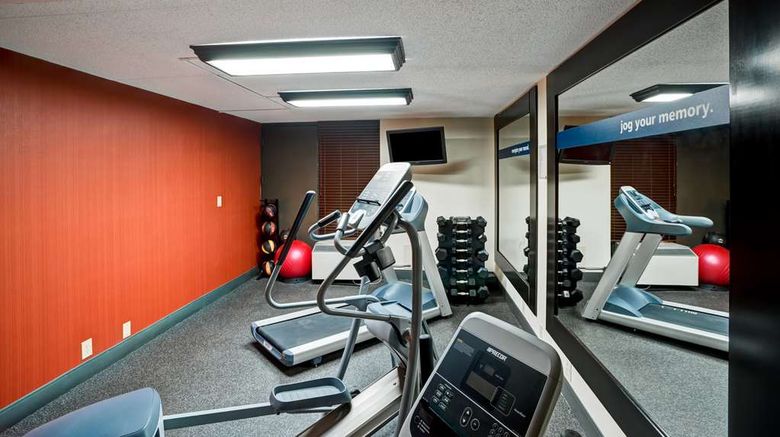 <b>Hampton Inn Norfolk-Naval Base Health</b>. Images powered by <a href="https://iceportal.shijigroup.com/" title="IcePortal" target="_blank">IcePortal</a>.