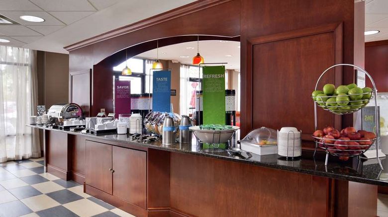 <b>Hampton Inn Virginia Beach Restaurant</b>. Images powered by <a href="https://iceportal.shijigroup.com/" title="IcePortal" target="_blank">IcePortal</a>.