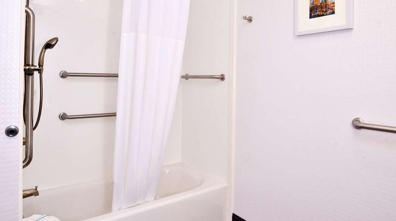 <b>Hampton Inn Virginia Beach Room</b>. Images powered by <a href="https://iceportal.shijigroup.com/" title="IcePortal" target="_blank">IcePortal</a>.