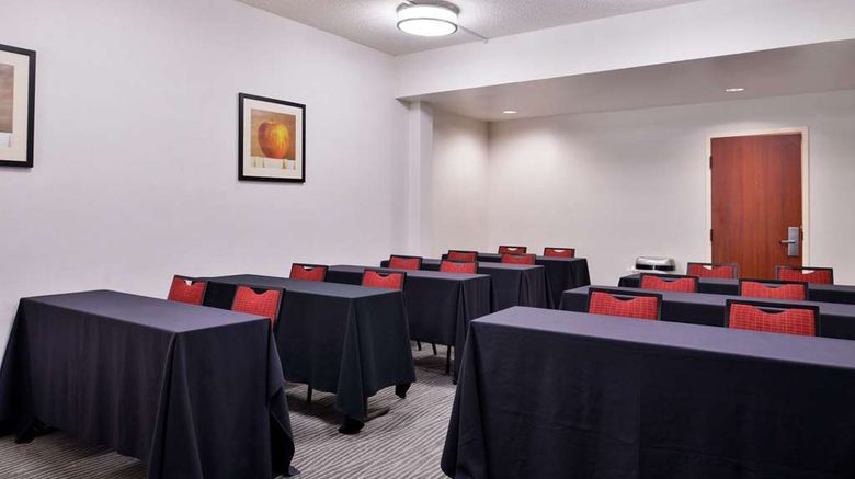 <b>Hampton Inn Virginia Beach Meeting</b>. Images powered by <a href="https://iceportal.shijigroup.com/" title="IcePortal" target="_blank">IcePortal</a>.