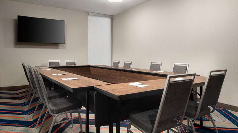 <b>Hampton Inn Virginia Beach Meeting</b>. Images powered by <a href="https://iceportal.shijigroup.com/" title="IcePortal" target="_blank">IcePortal</a>.