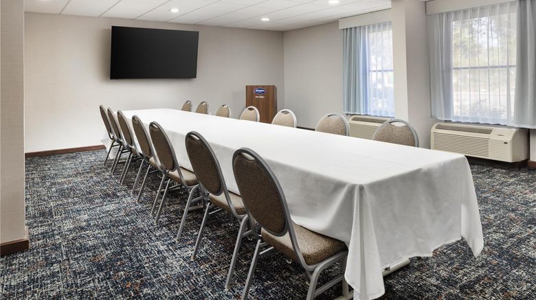<b>Hampton Inn Oak Ridge Meeting</b>. Images powered by <a href="https://iceportal.shijigroup.com/" title="IcePortal" target="_blank">IcePortal</a>.